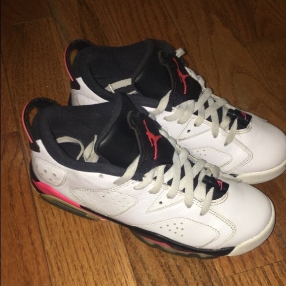 Jordan 6 - Picture 2 of 4